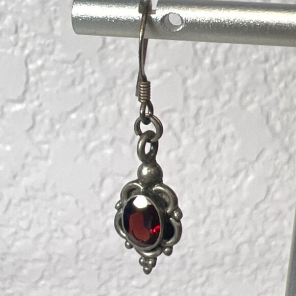 Vtg Sterling Silver 925 Garnet Dangle Earrings Faceted Red Gemstones Tested Boho - Picture 4 of 12